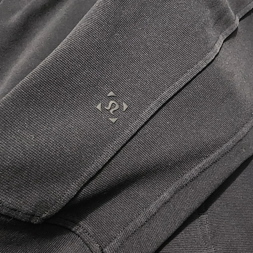Lululemon Men's Sojourn Jacket  Size L  Black  Full Zip sporty casual